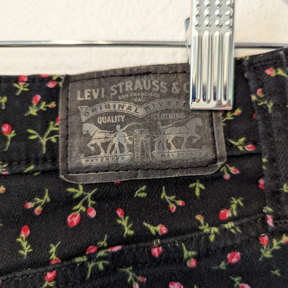 Levi's Black Pink Floral Mid Length Denim Shorts - Picture 6 of 7